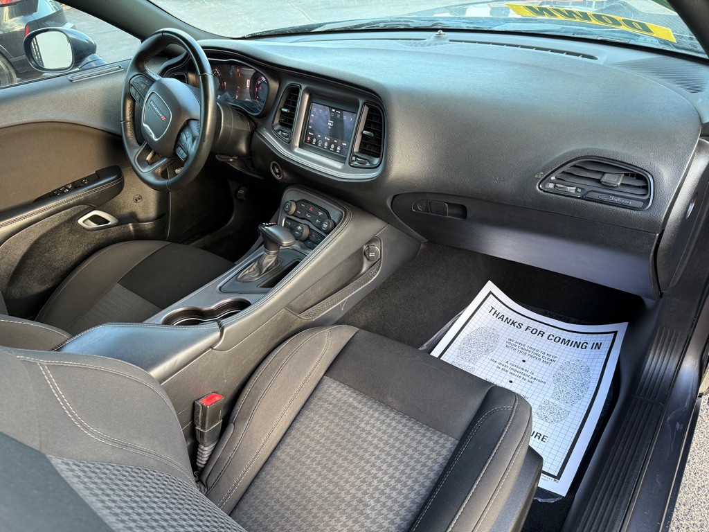 2023 Dodge Challenger Image 8