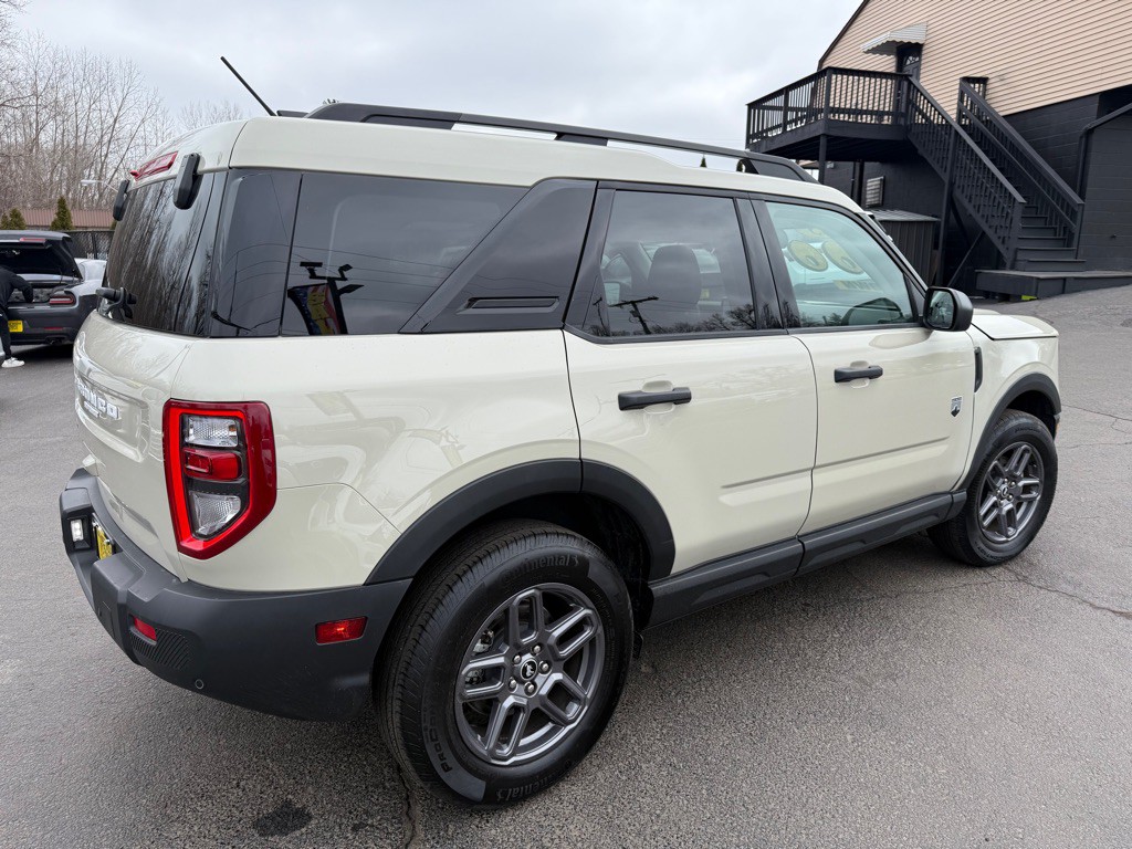 2025 Ford Bronco Image 6