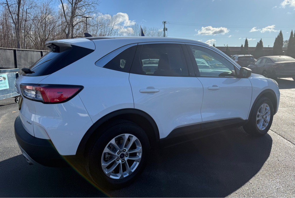 2022 Ford Escape Image 6