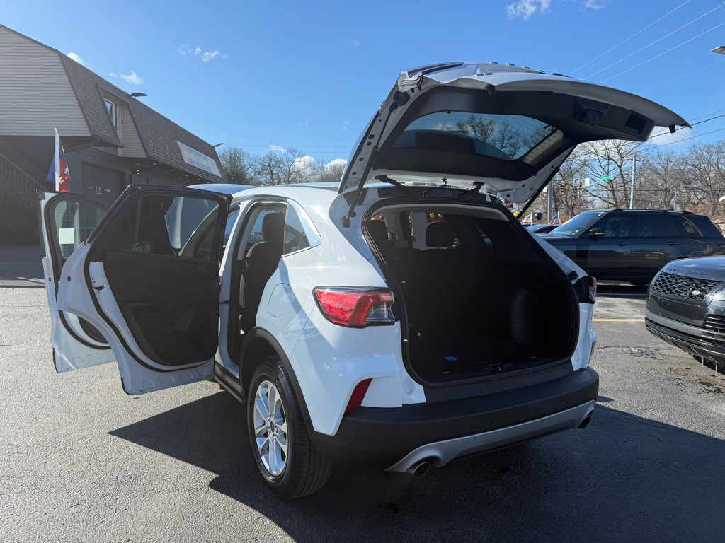 2022 Ford Escape Image 32