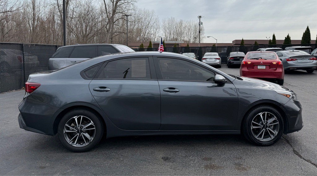 2024 Kia Forte Image 7