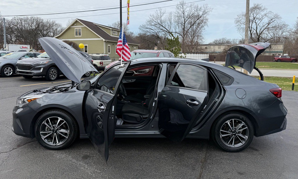 2024 Kia Forte Image 32