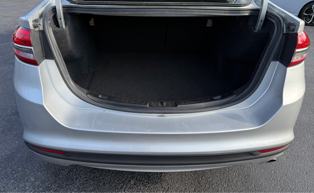 2017 Ford Fusion Image 12