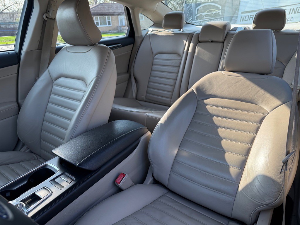 2017 Ford Fusion Image 23