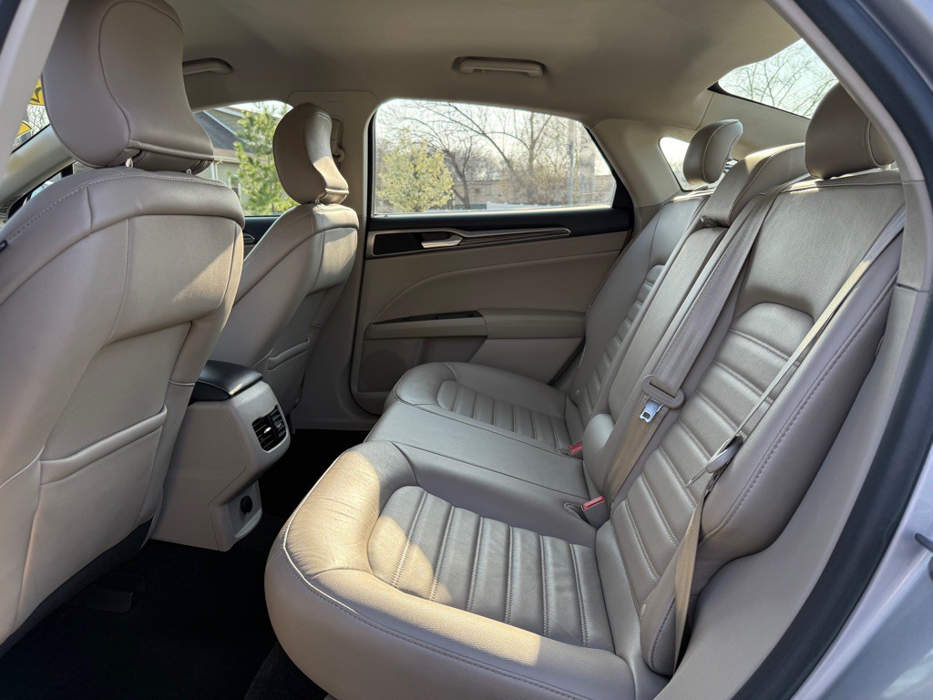 2017 Ford Fusion Image 24