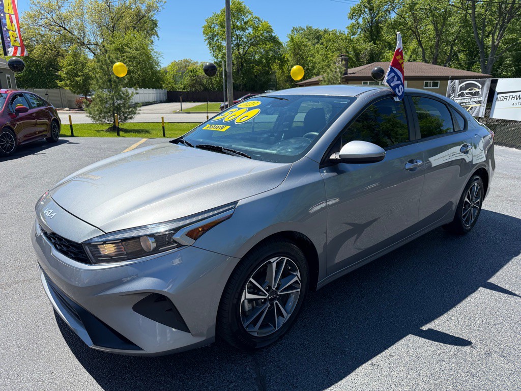 2023 Kia Forte Image 3