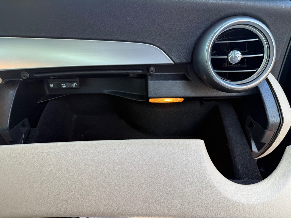 2019 Mercedes-Benz C-Class Image 9