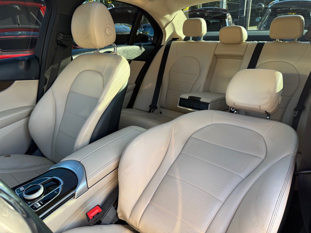 2019 Mercedes-Benz C-Class Image 32