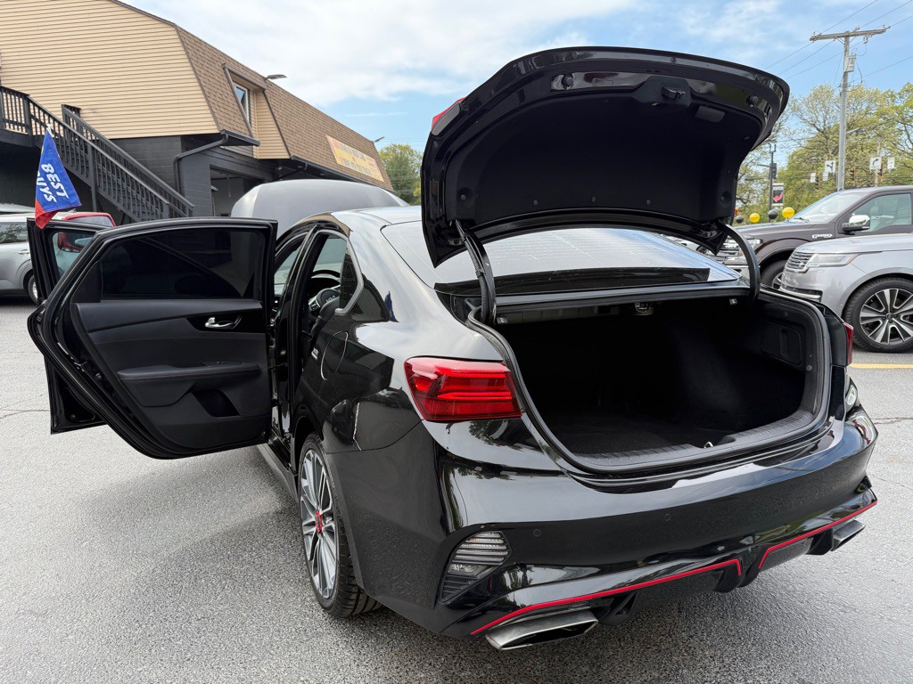 2023 Kia Forte Image 32