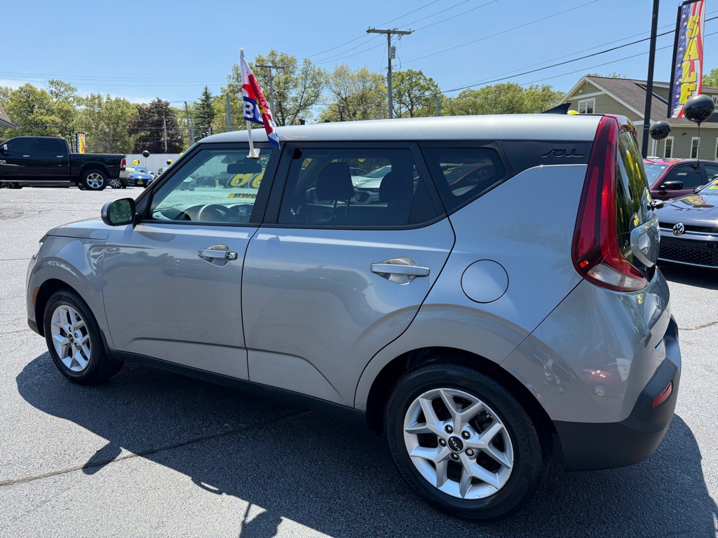 2022 Kia Soul Image 4