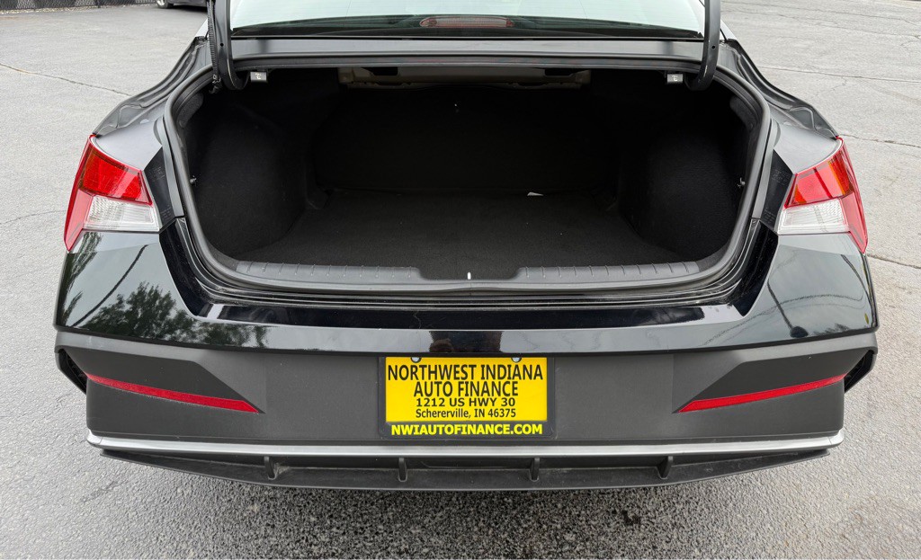 2025 Hyundai Elantra Image 13