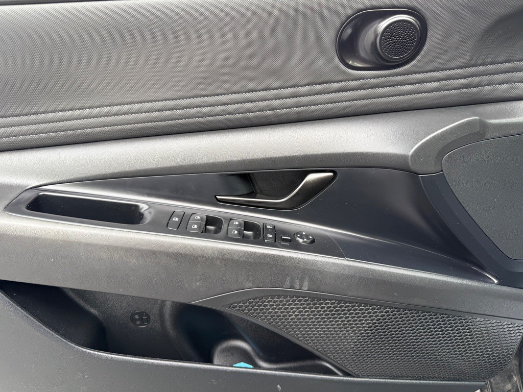 2025 Hyundai Elantra Image 28