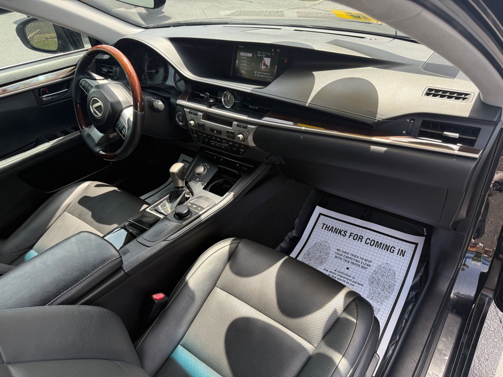 2017 Lexus ES 350 Image 8