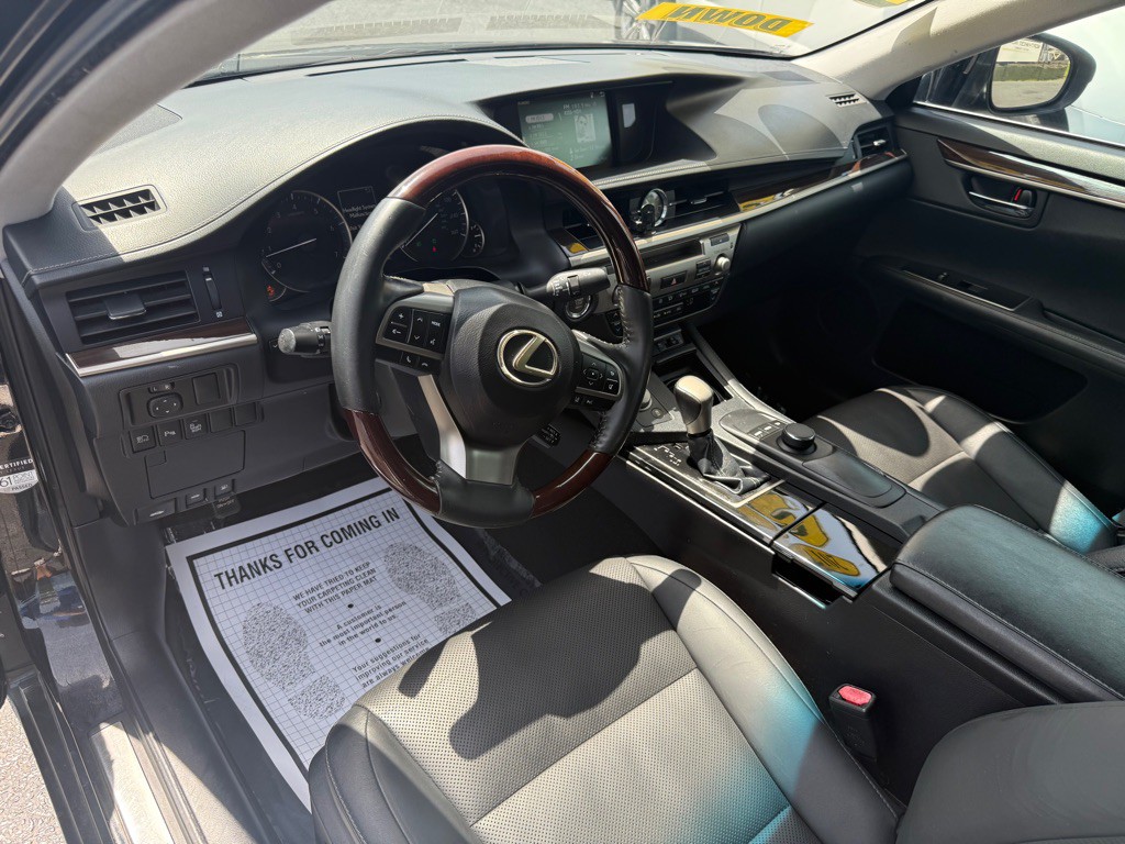 2017 Lexus ES 350 Image 14