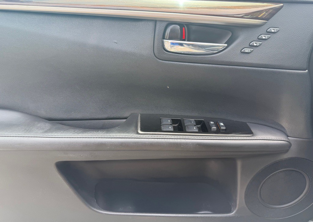 2017 Lexus ES 350 Image 31