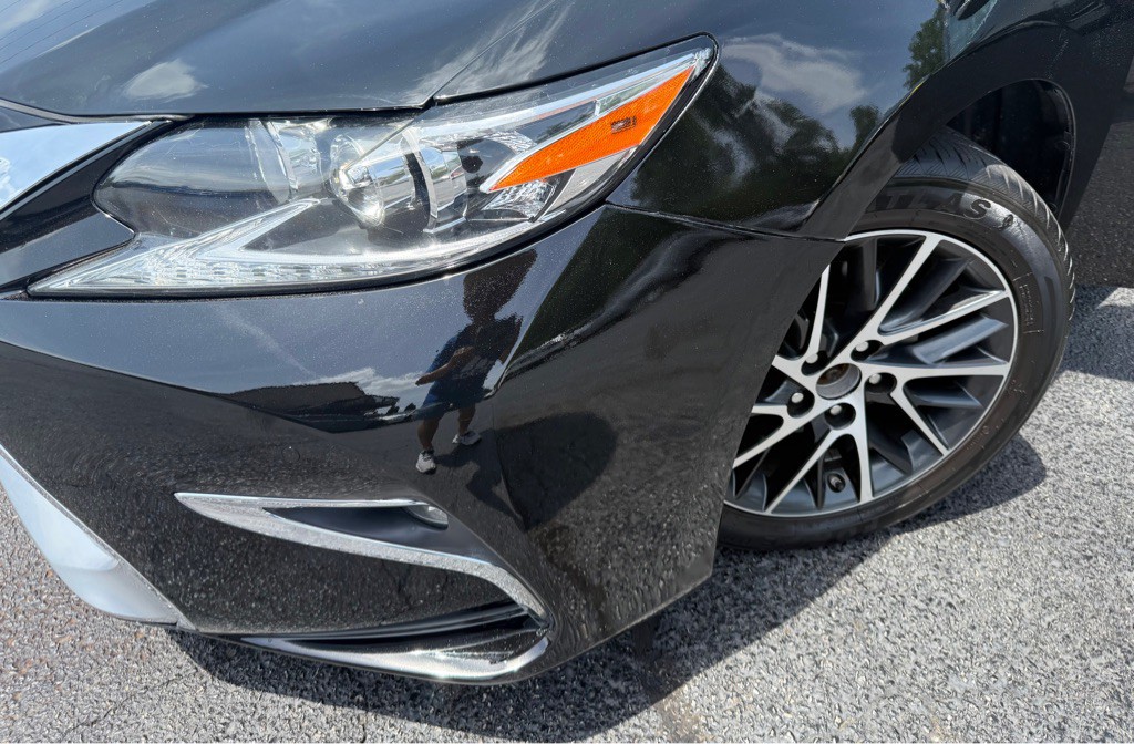 2017 Lexus ES 350 Image 32