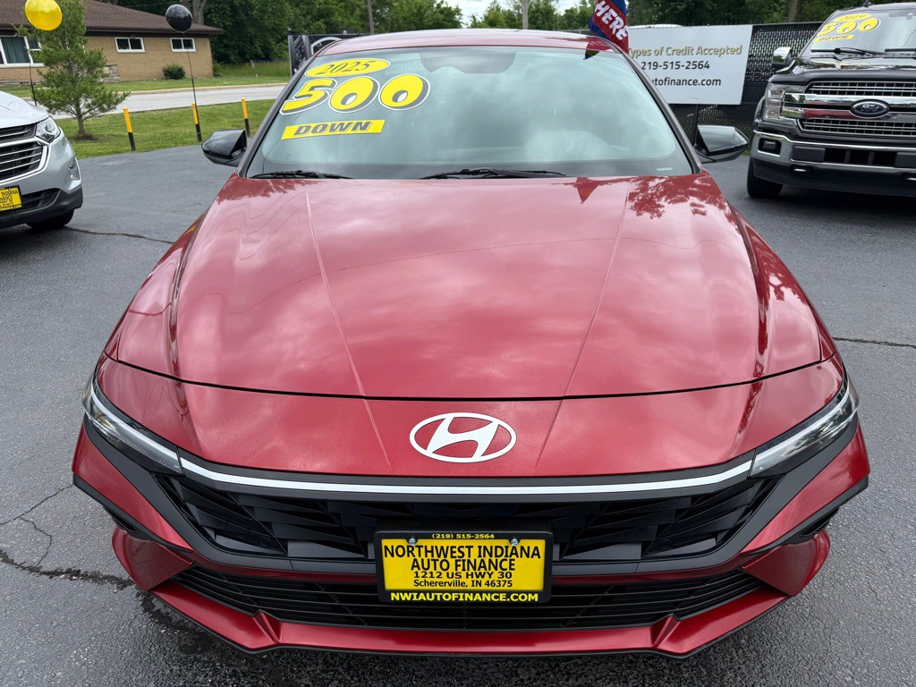 2025 Hyundai Elantra Image 2