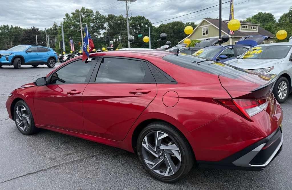 2025 Hyundai Elantra Image 4