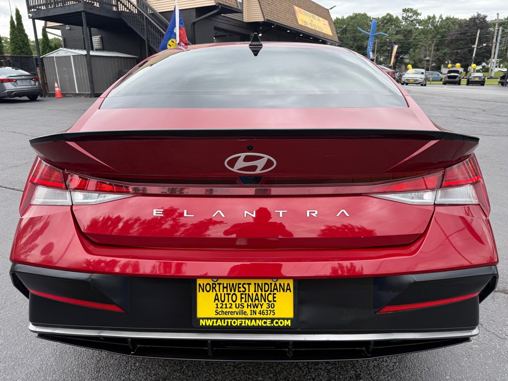 2025 Hyundai Elantra Image 5