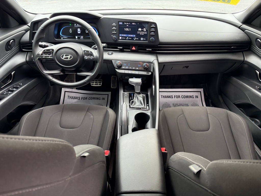 2025 Hyundai Elantra Image 10