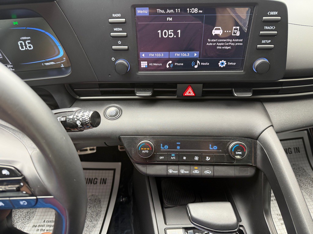 2025 Hyundai Elantra Image 14