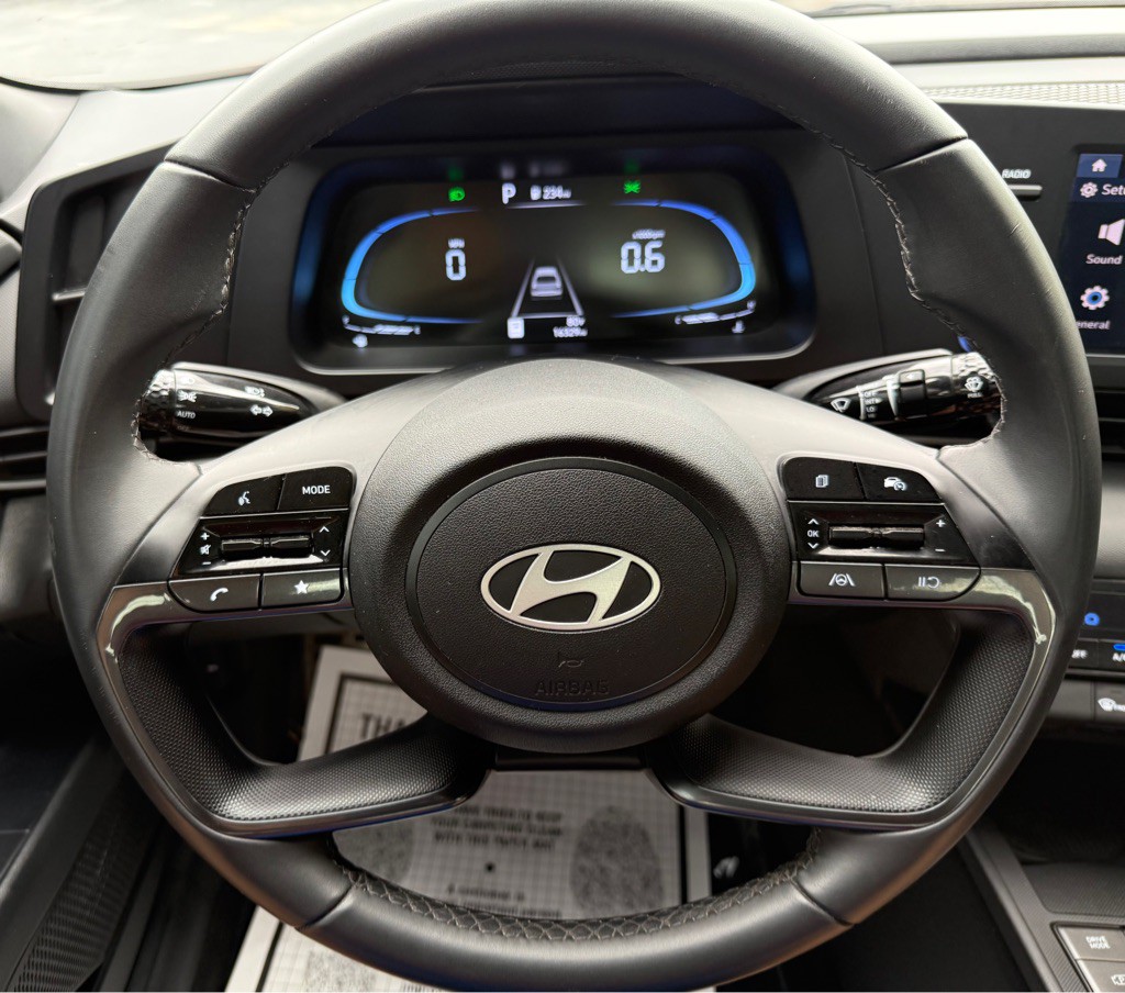 2025 Hyundai Elantra Image 18