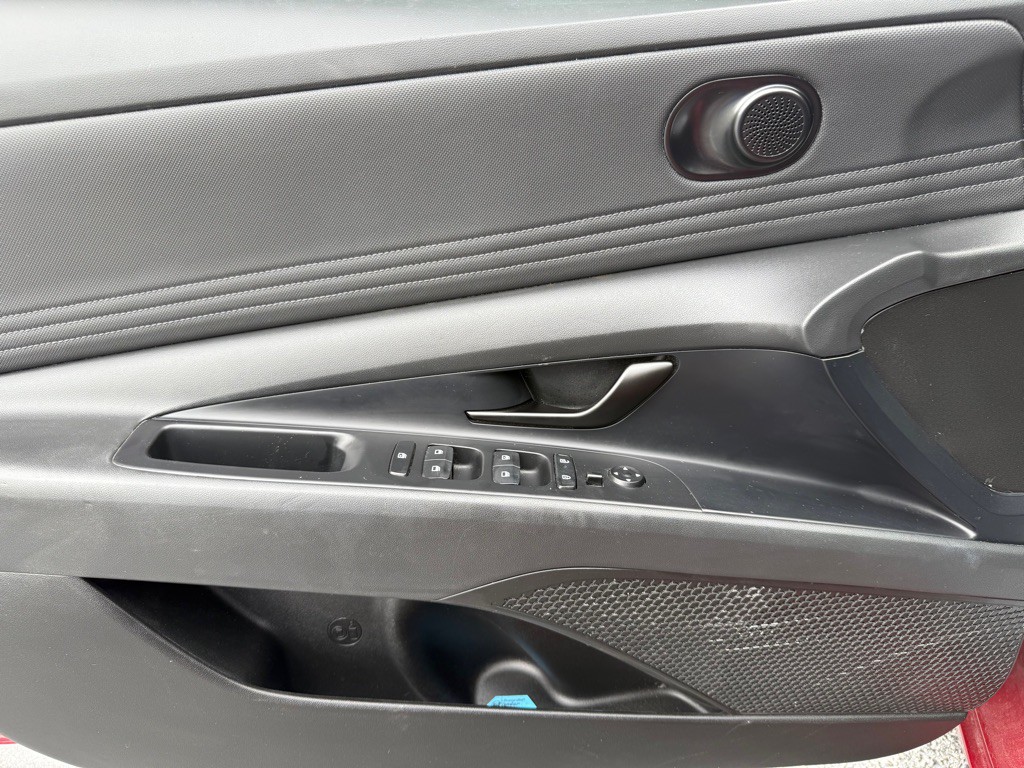 2025 Hyundai Elantra Image 27