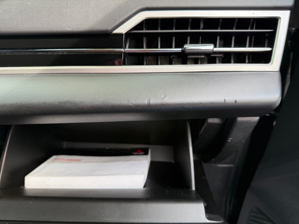 2024 Mitsubishi Outlander Image 9