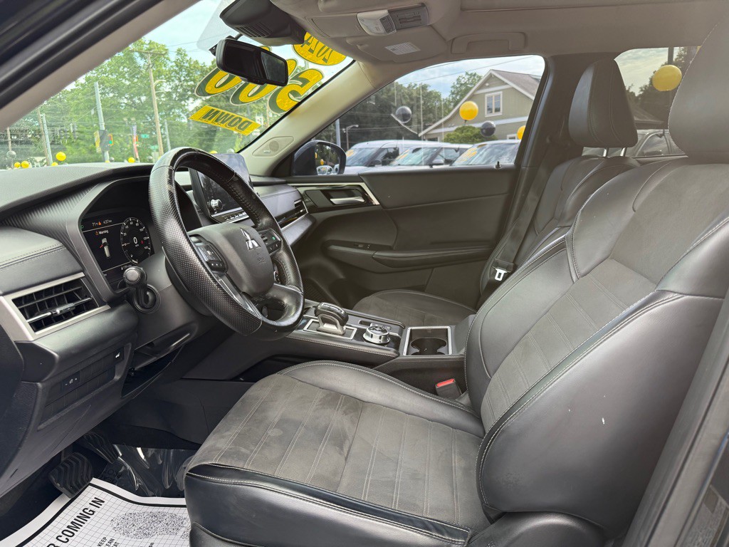2024 Mitsubishi Outlander Image 26