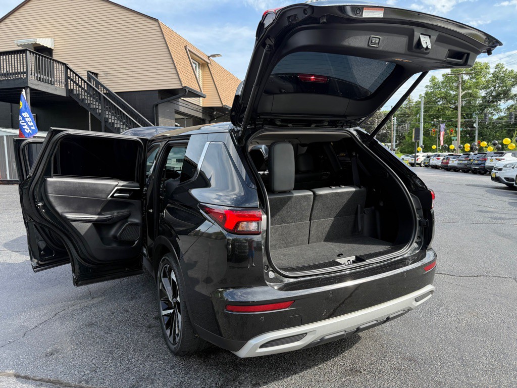 2024 Mitsubishi Outlander Image 32
