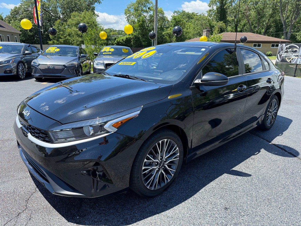 2023 Kia Forte Image 3