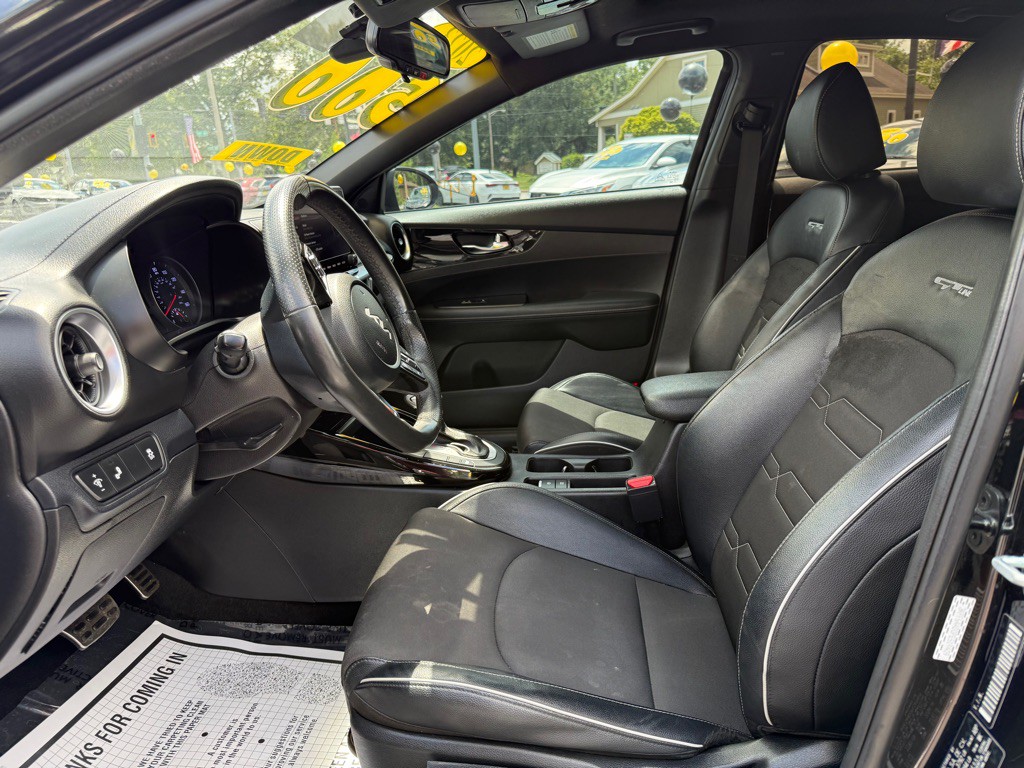 2023 Kia Forte Image 28