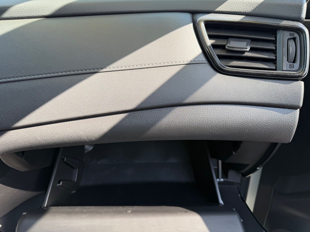 2019 Nissan Rogue Image 9