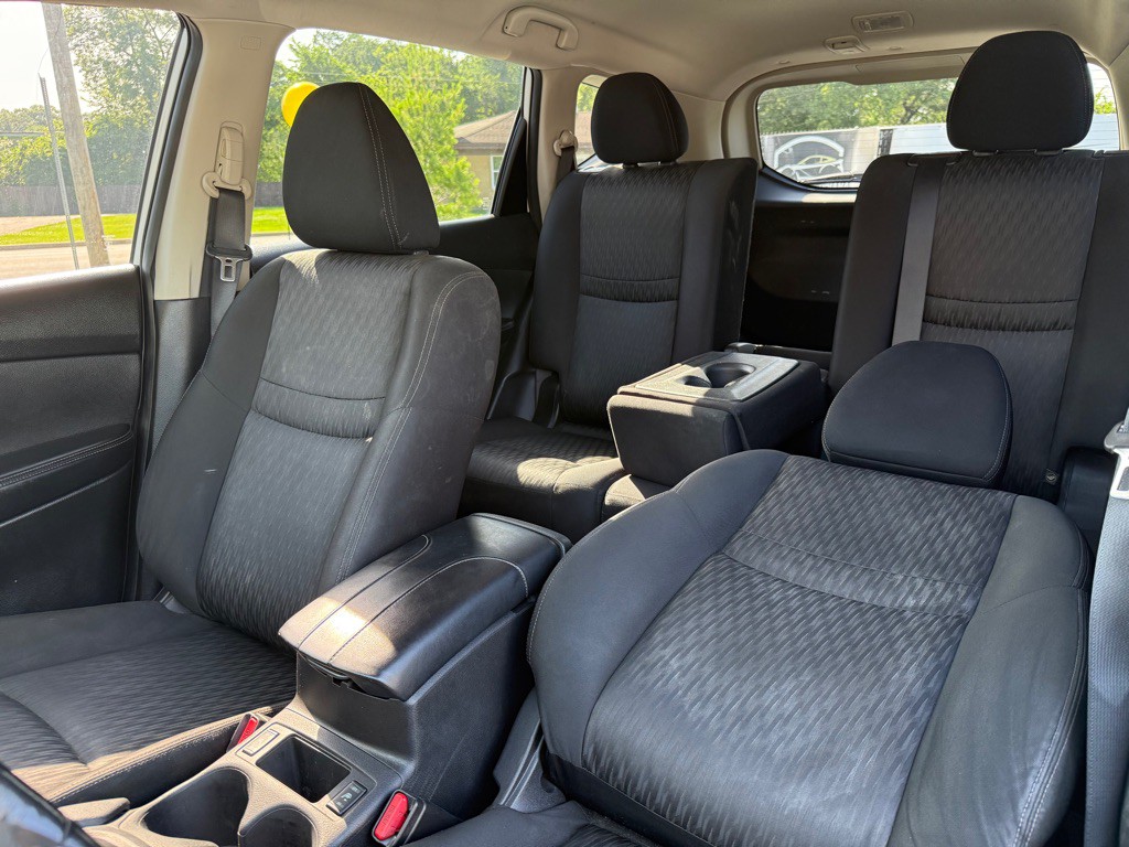 2019 Nissan Rogue Image 26