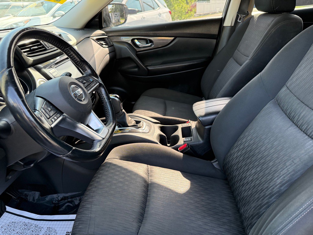 2019 Nissan Rogue Image 28