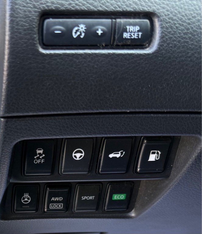 2019 Nissan Rogue Image 30