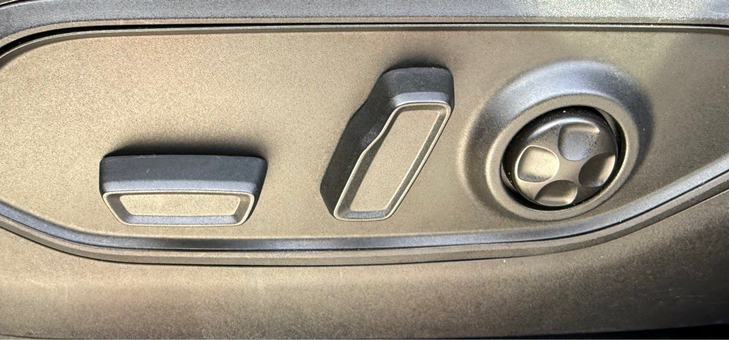 2023 Jeep Grand Cherokee Image 34