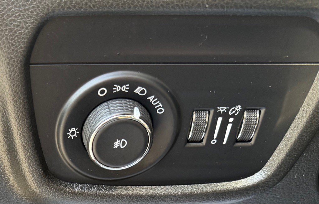 2023 Jeep Grand Cherokee Image 35
