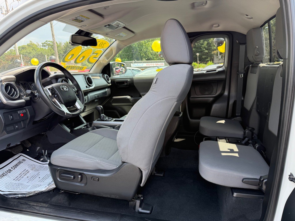 2021 Toyota Tacoma Image 24