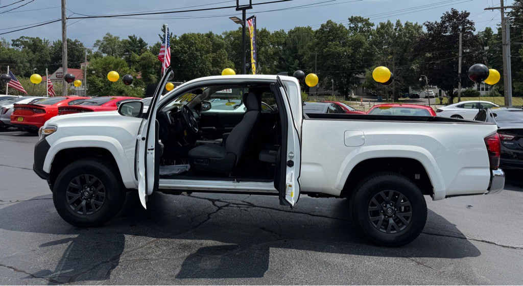 2021 Toyota Tacoma Image 32