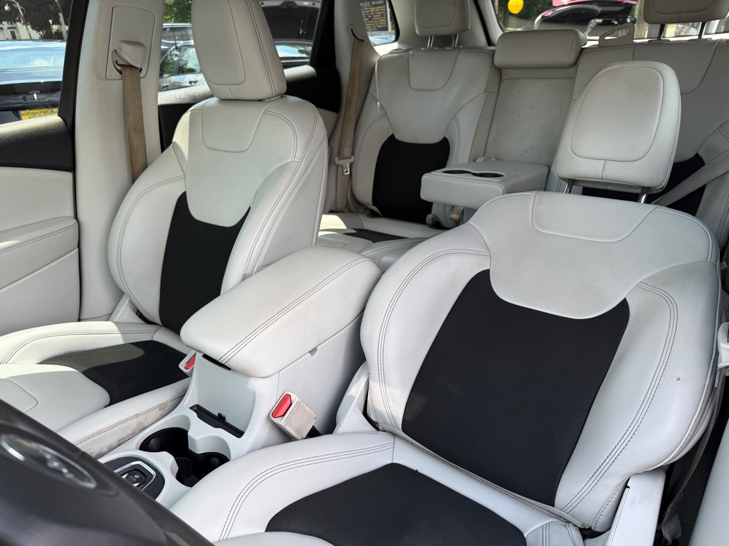 2020 Jeep Cherokee Image 25