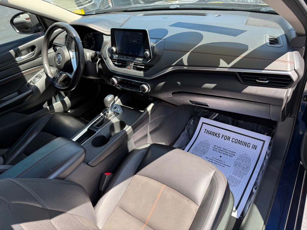 2022 Nissan Altima Image 8