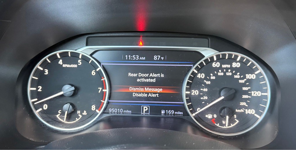 2022 Nissan Altima Image 17