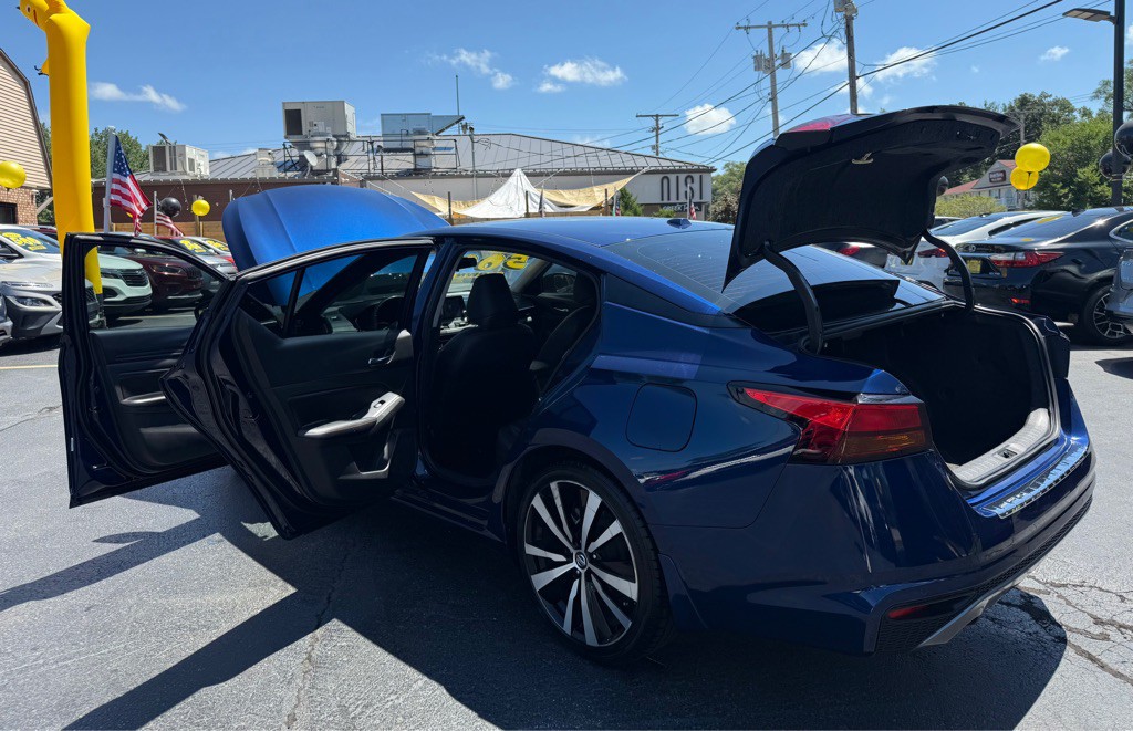2022 Nissan Altima Image 32