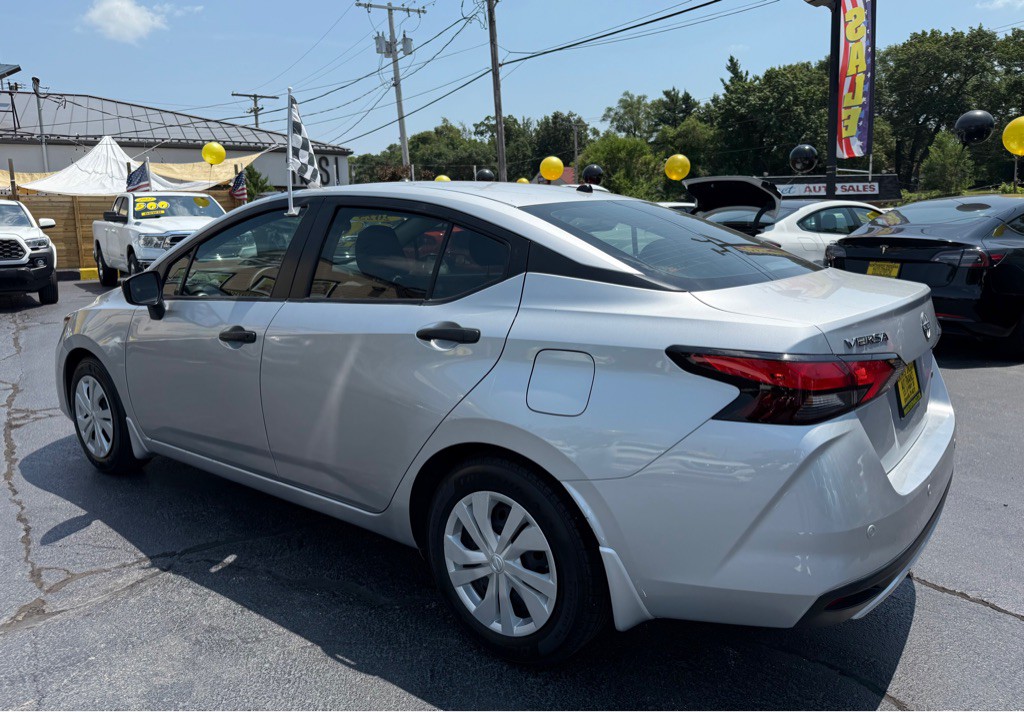 2025 Nissan Versa Image 4