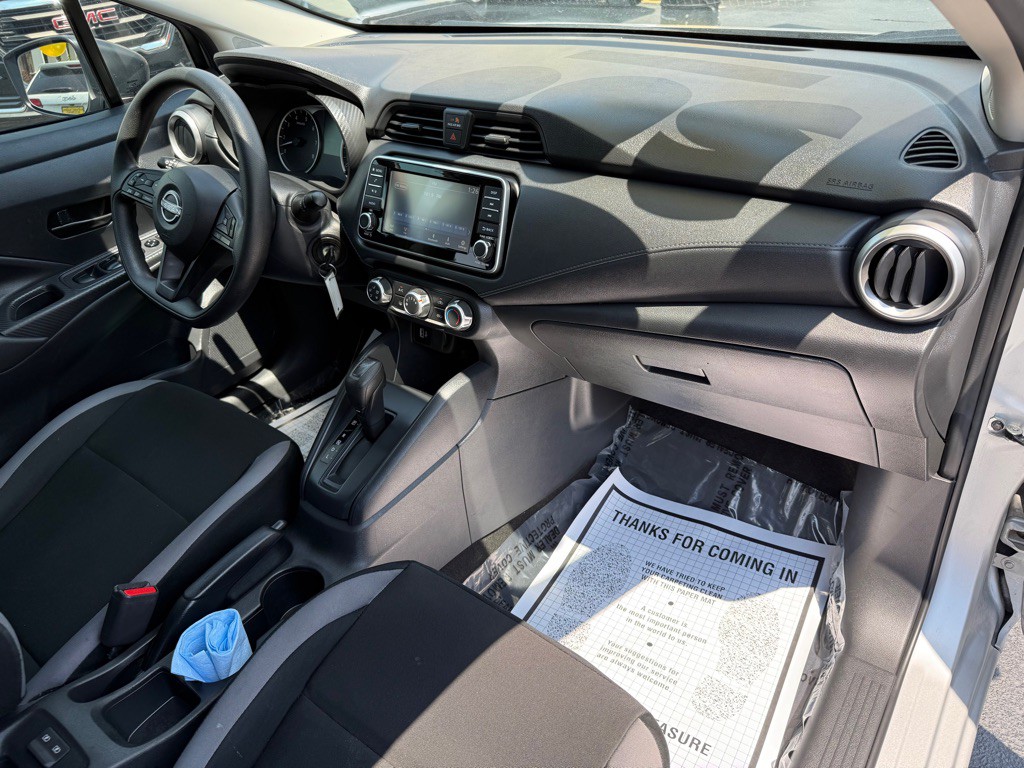2025 Nissan Versa Image 8