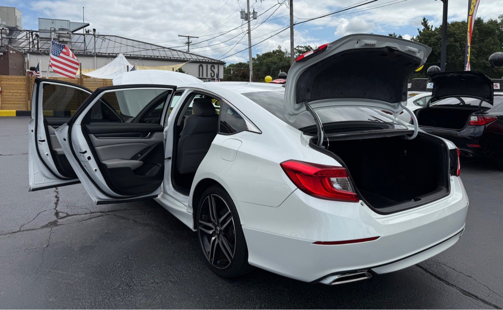 2022 Honda Accord Image 32