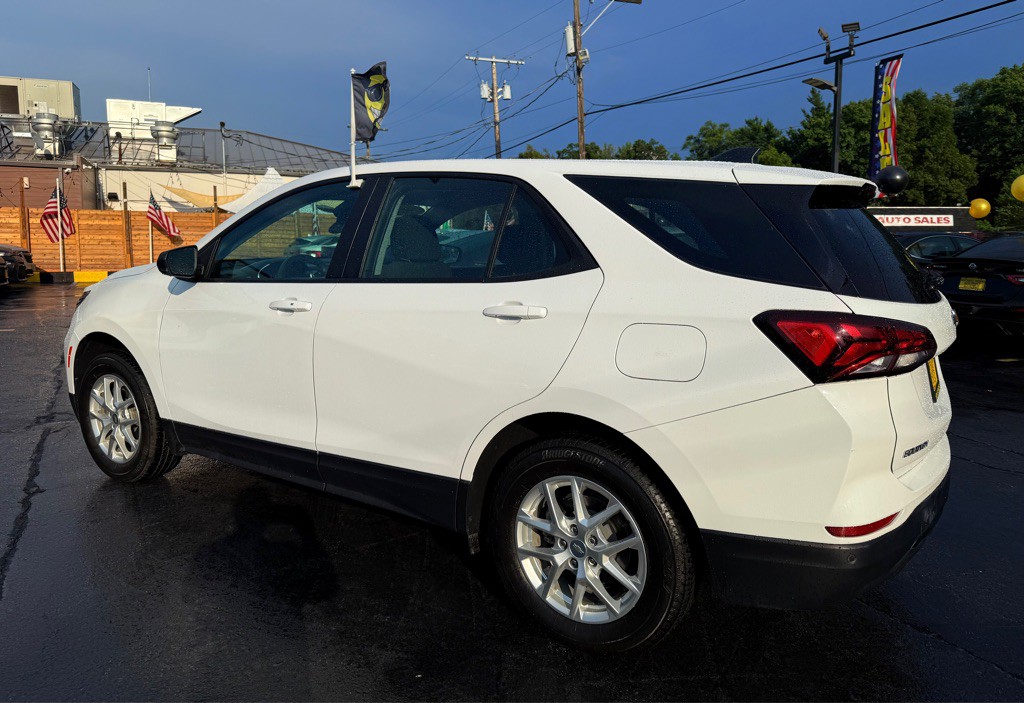 2024 Chevrolet Equinox Image 4