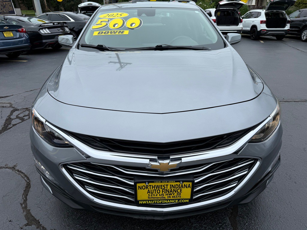2025 Chevrolet Malibu Image 2