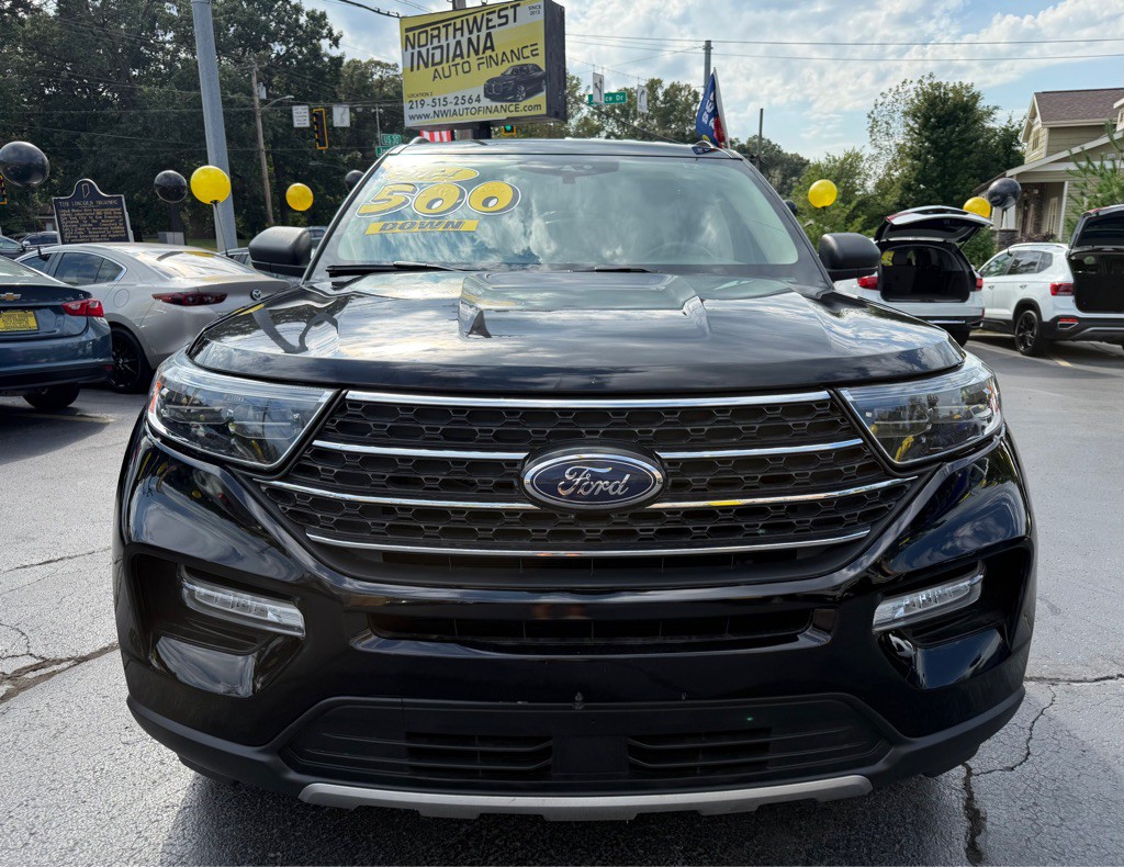 2023 Ford Explorer Image 2